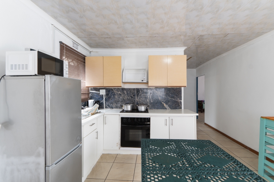 8 Bedroom Property for Sale in Parow Valley Western Cape